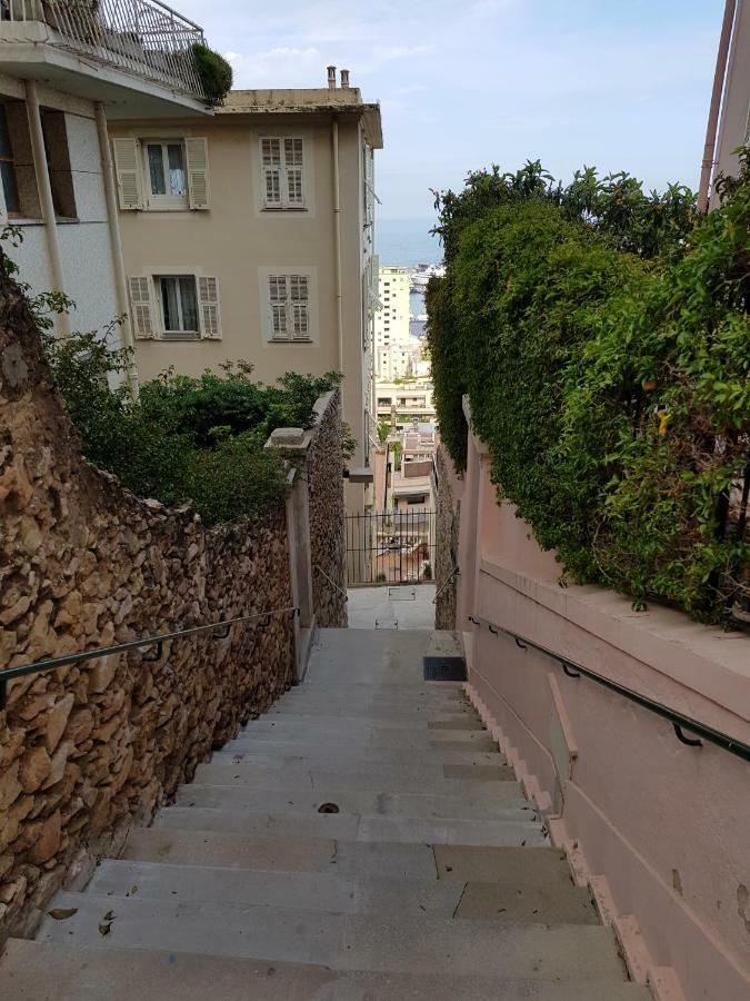 Plein Coeur De Monaco, A 300 Metres A Pied Du Port De Monaco, 4 Pieces Dans Des Escaliers Vue Mer Exceptionnelle Eksteriør billede